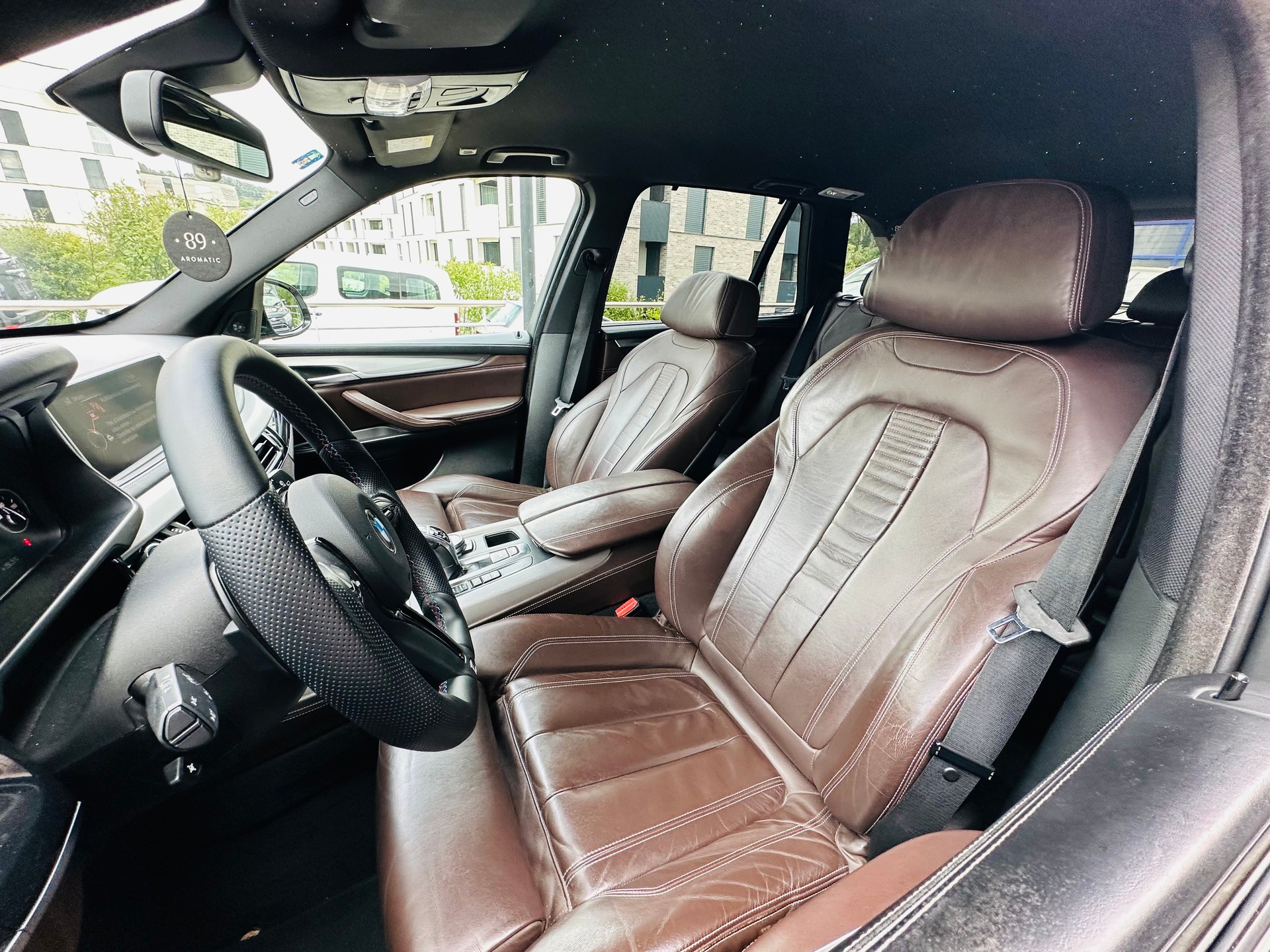 BMW X5 xDrive M50d Steptronic-image-12