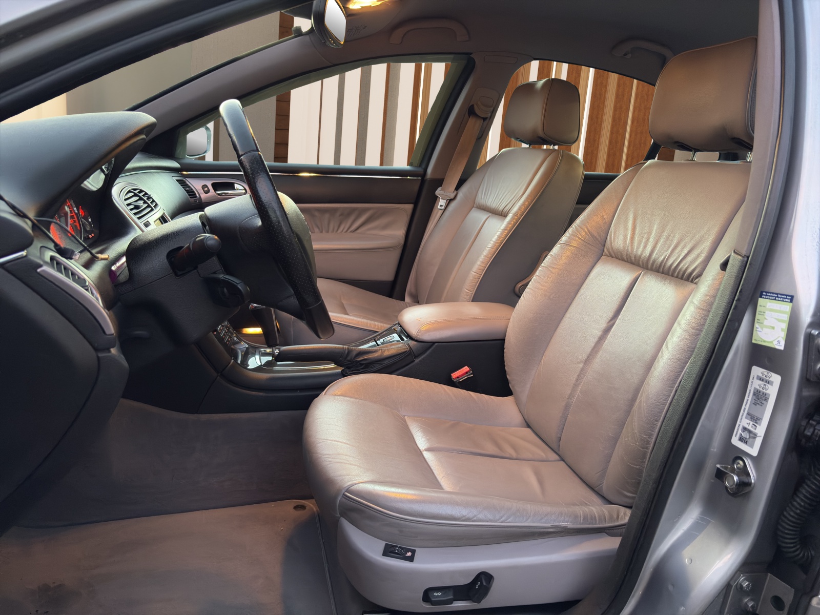 PEUGEOT 607 3.0 24V Personnalisée-image-8