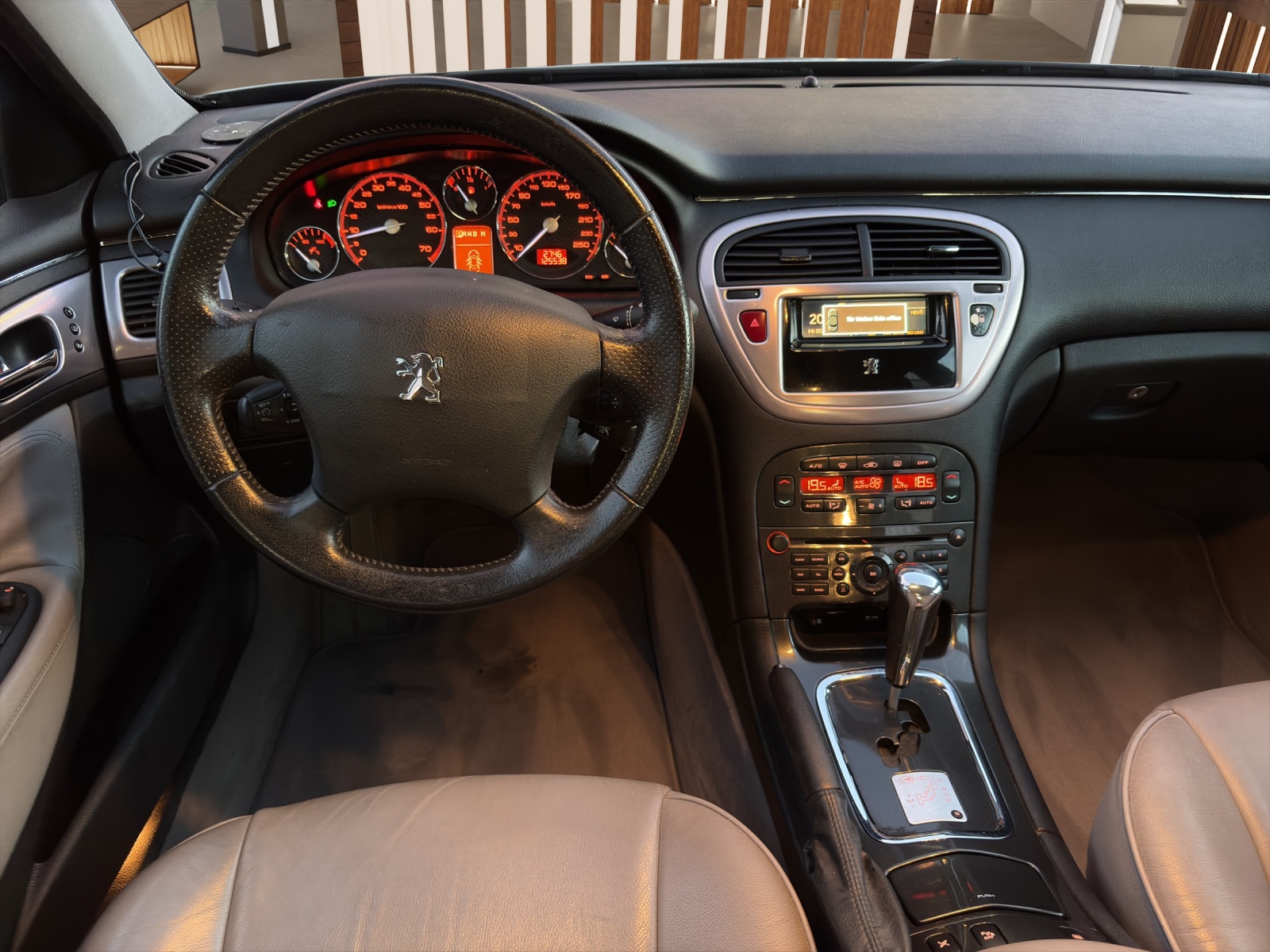 PEUGEOT 607 3.0 24V Personnalisée-image-9