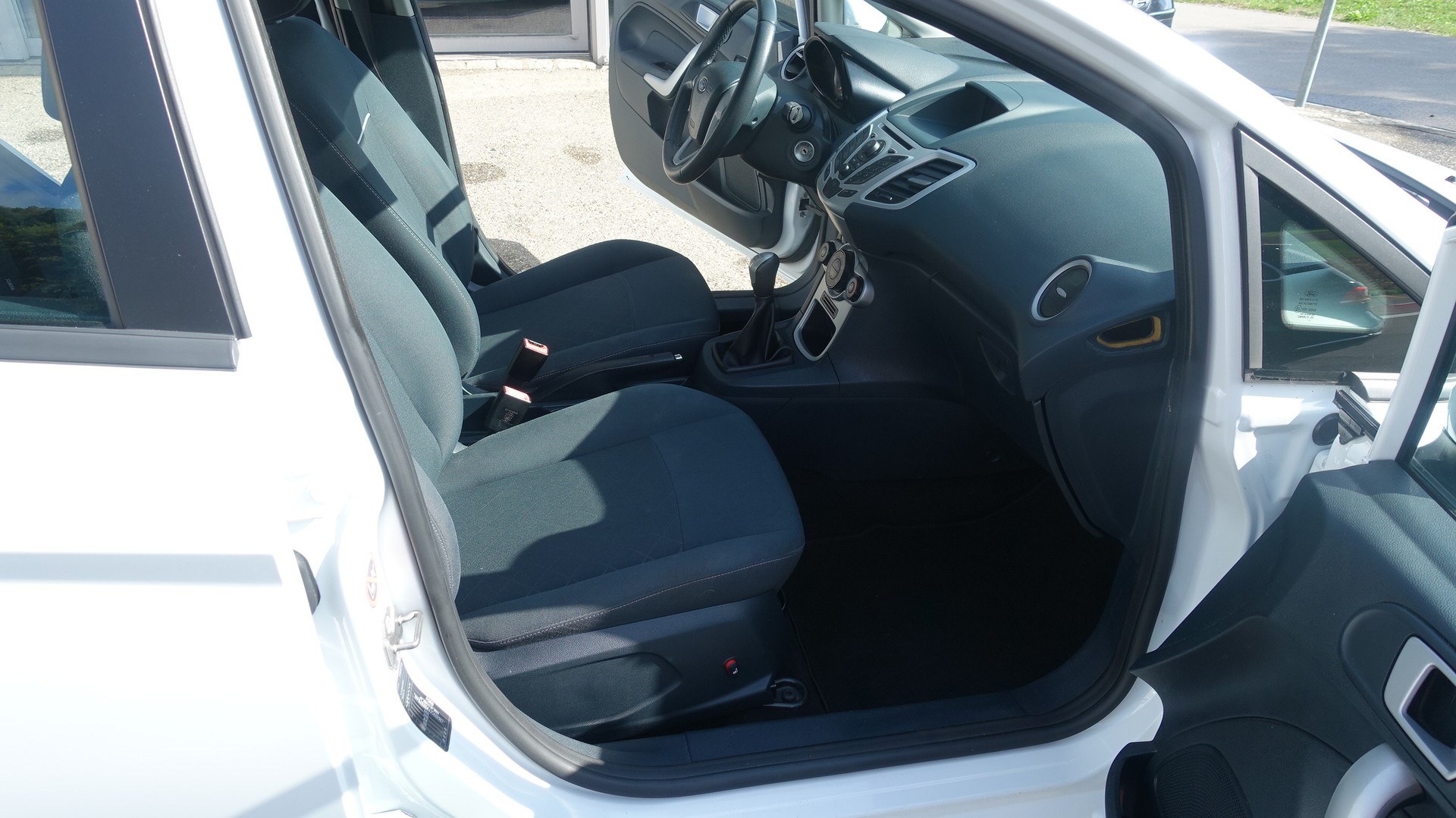 FORD Fiesta 1.4 16V Trend+-image-10