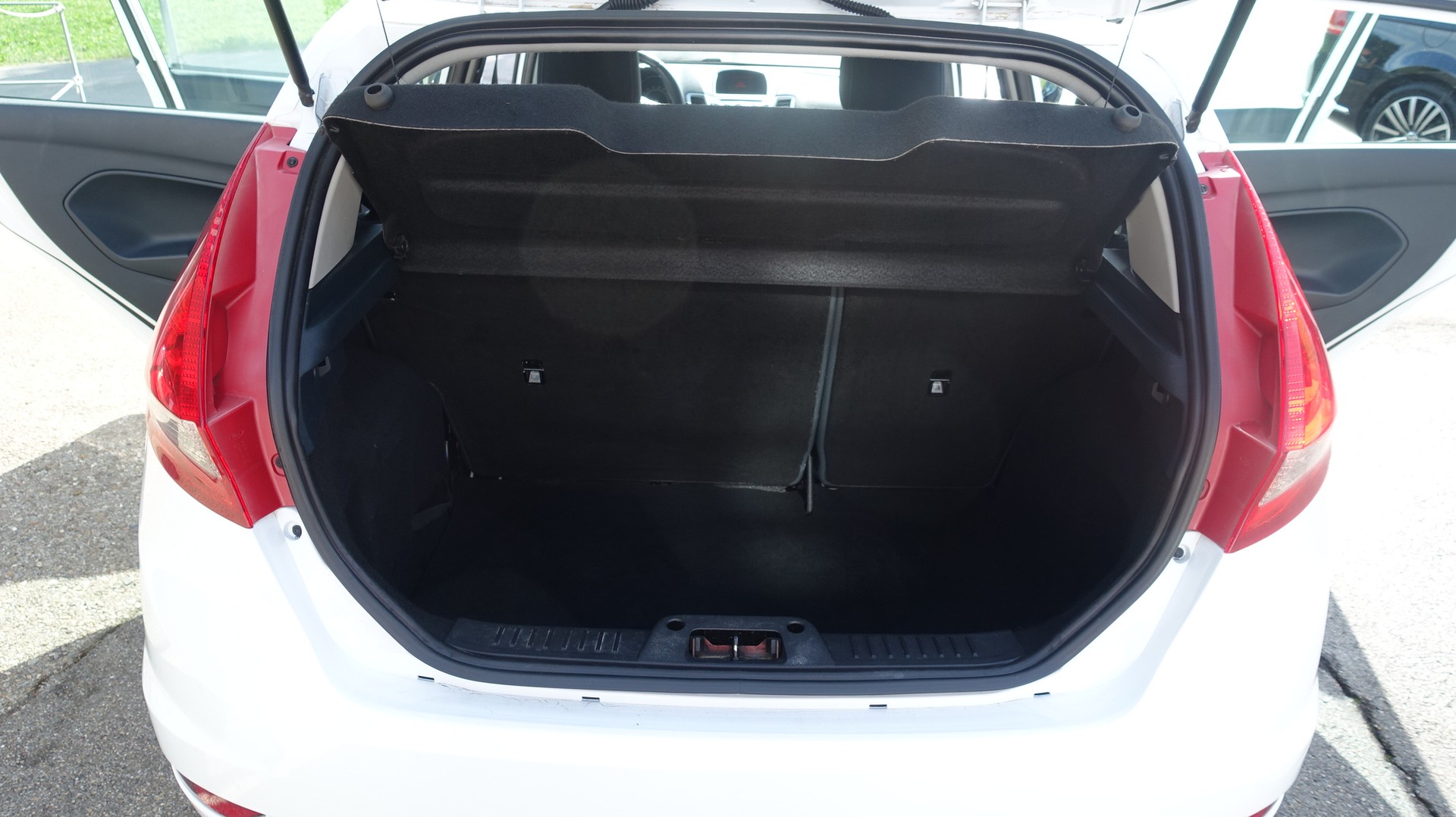 FORD Fiesta 1.4 16V Trend+-image-13