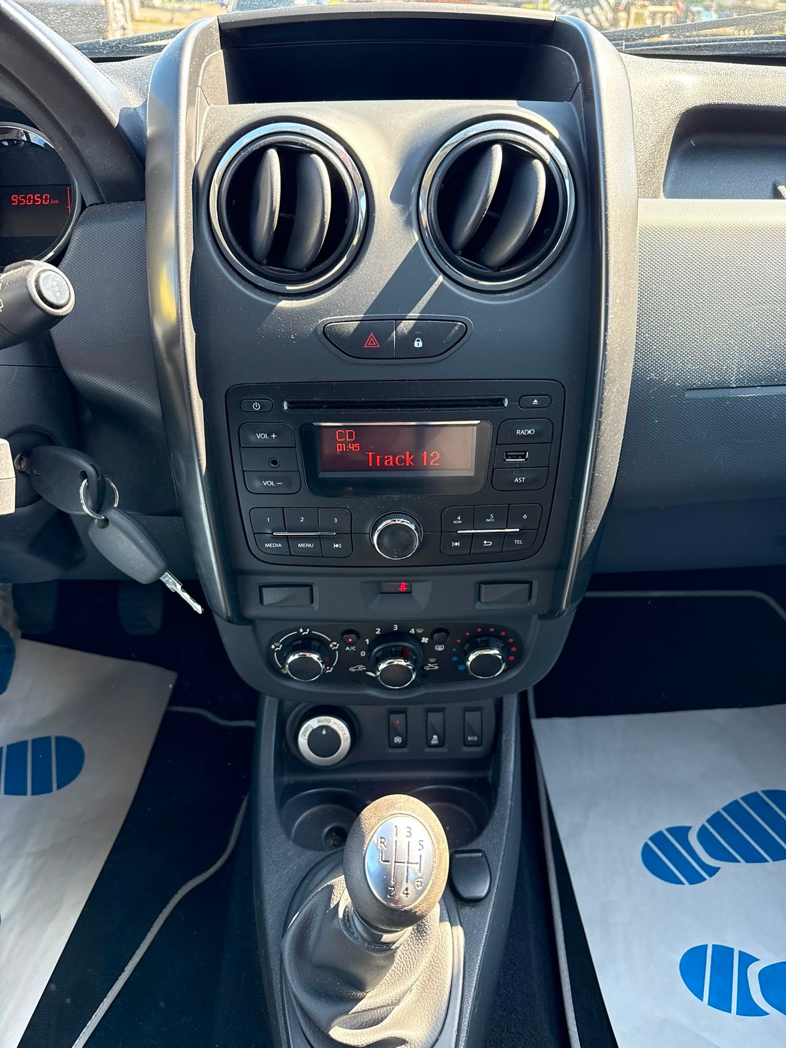 DACIA Duster 1.2 T Ambiance 4x4-image-9