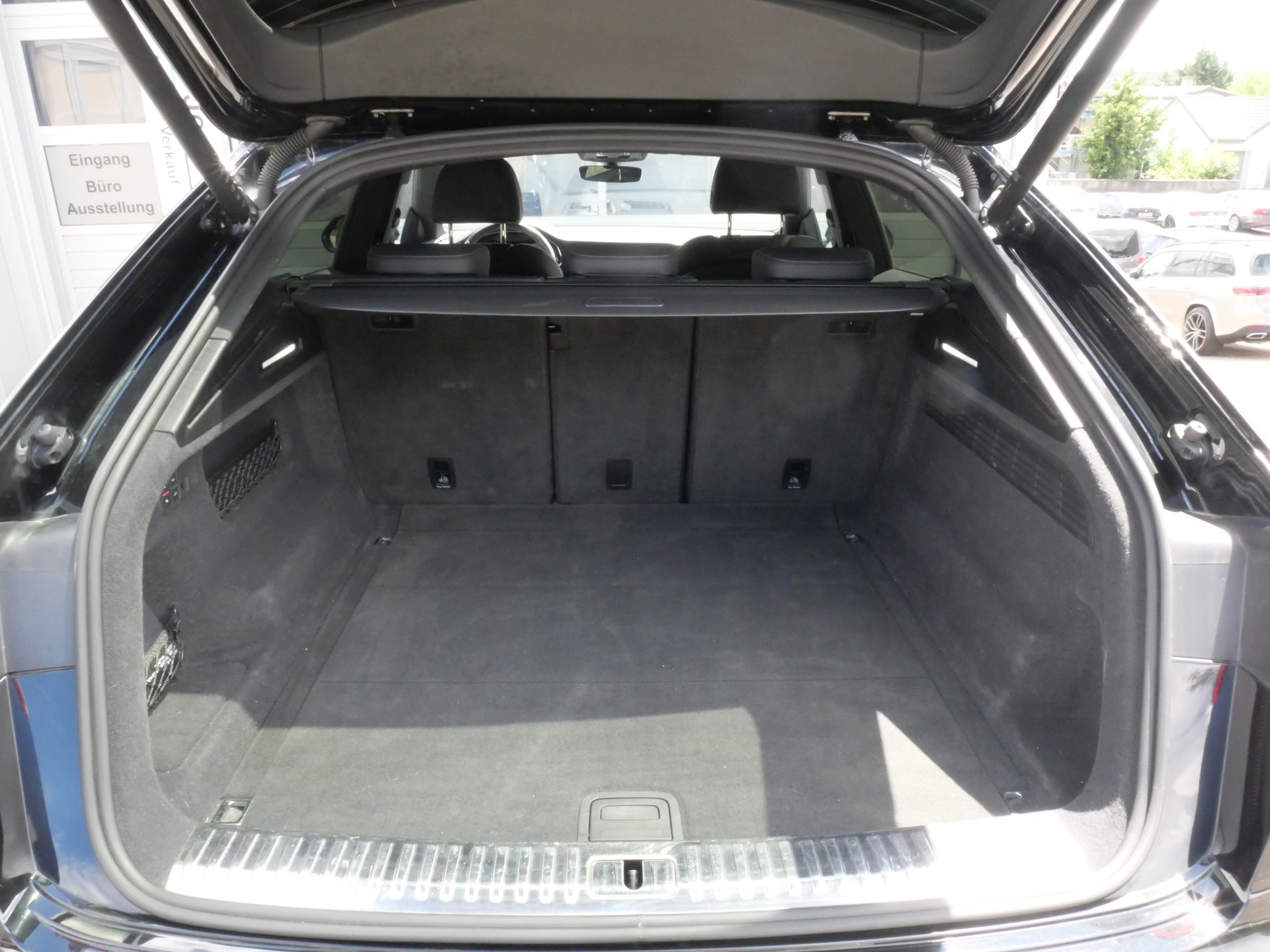 AUDI Q8 50 TDI quattro tiptronic *CH-Auto, Allradlenkung, 360°-Kamera, AHK*-image-8