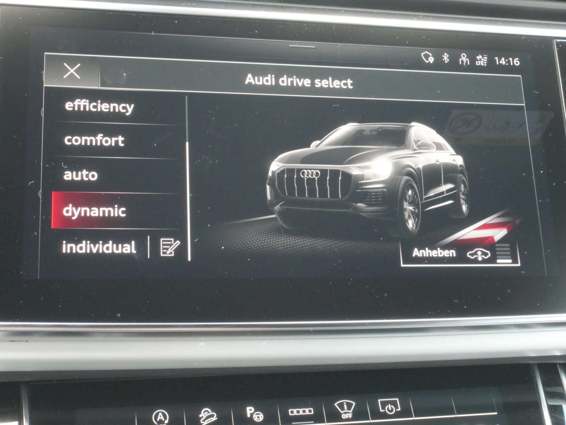 AUDI Q8 50 TDI quattro tiptronic *CH-Auto, Allradlenkung, 360°-Kamera, AHK*-image-18