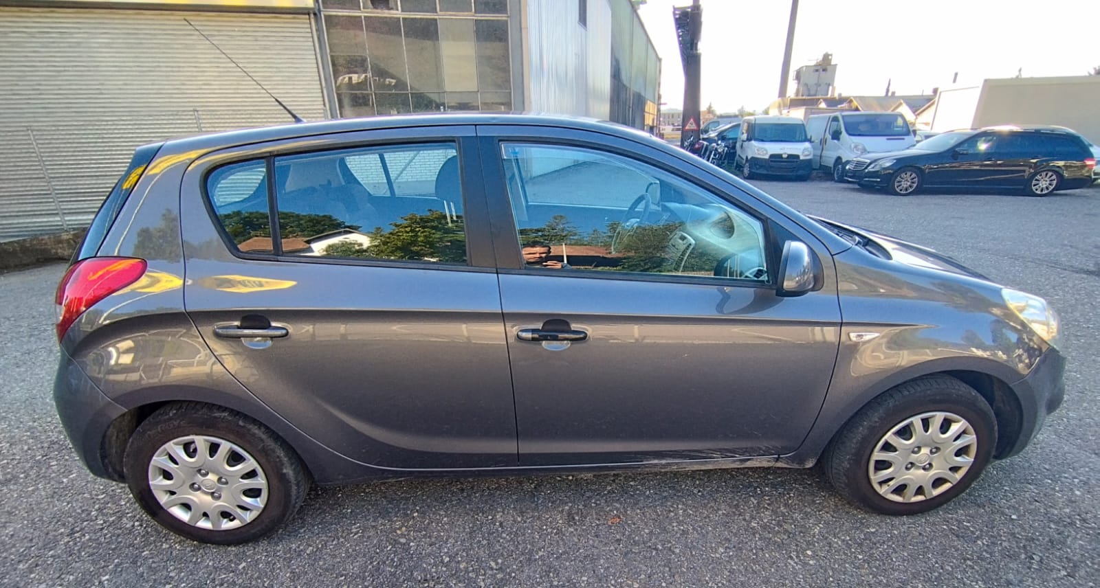 HYUNDAI i20 1.2 Comfort-image-6