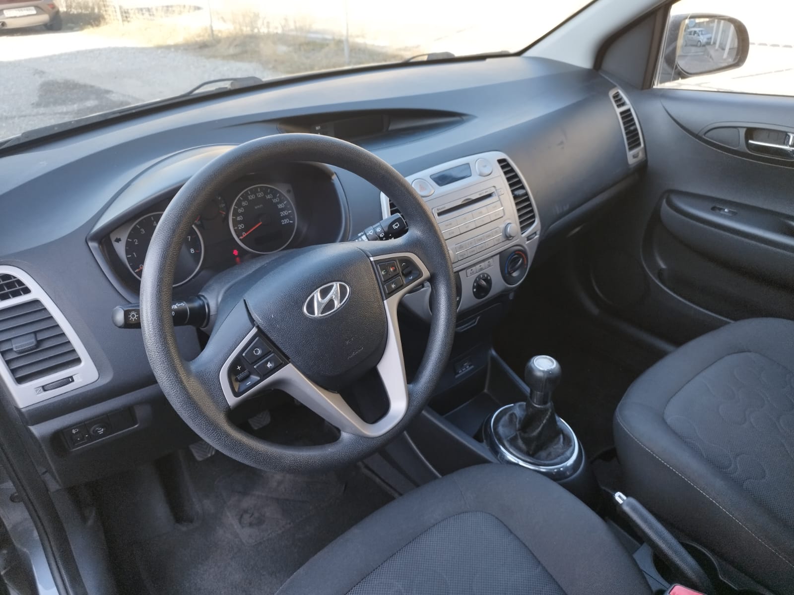HYUNDAI i20 1.2 Comfort-image-9