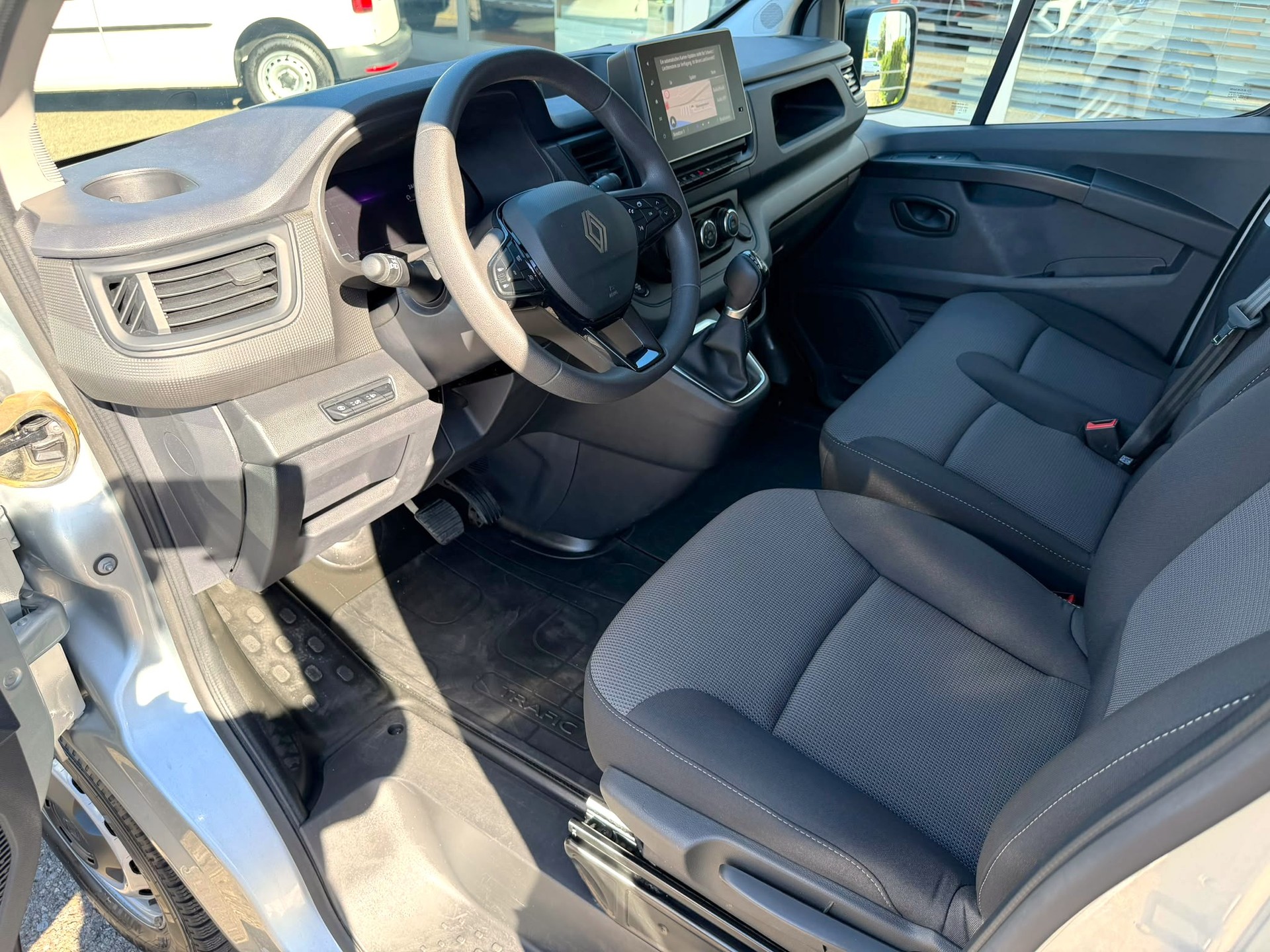 RENAULT Trafic 150 2.0 AdvL2 EN AT-image-1