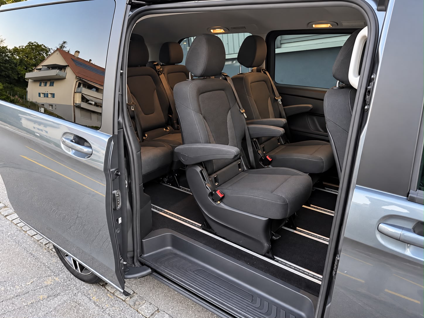 MERCEDES-BENZ V 250 d lang 4Matic 7G-Tronic-image-19