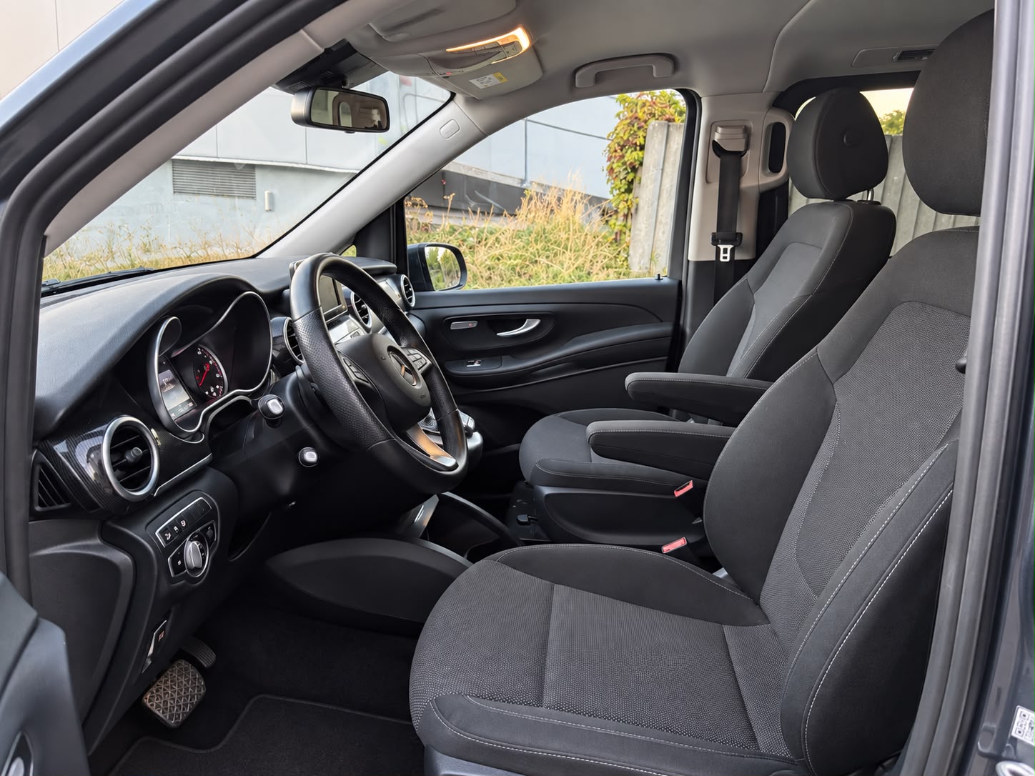 MERCEDES-BENZ V 250 d lang 4Matic 7G-Tronic-image-16