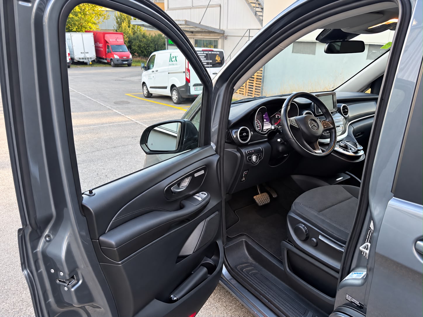 MERCEDES-BENZ V 250 d lang 4Matic 7G-Tronic-image-15