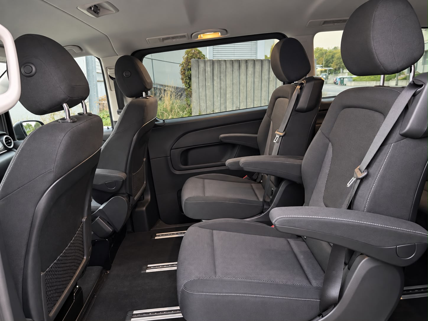 MERCEDES-BENZ V 250 d lang 4Matic 7G-Tronic-image-22
