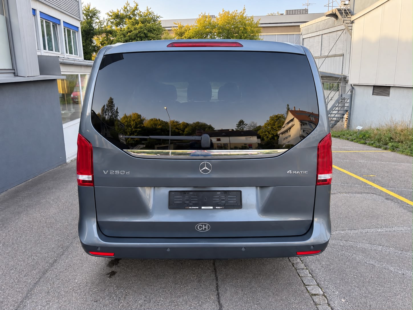 MERCEDES-BENZ V 250 d lang 4Matic 7G-Tronic-image-7