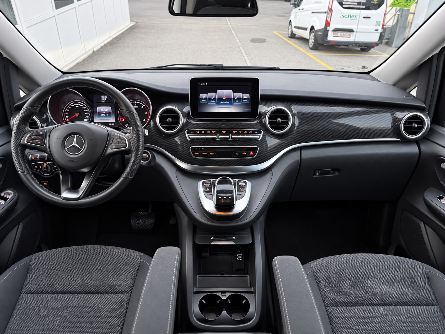 MERCEDES-BENZ V 250 d lang 4Matic 7G-Tronic-image-9