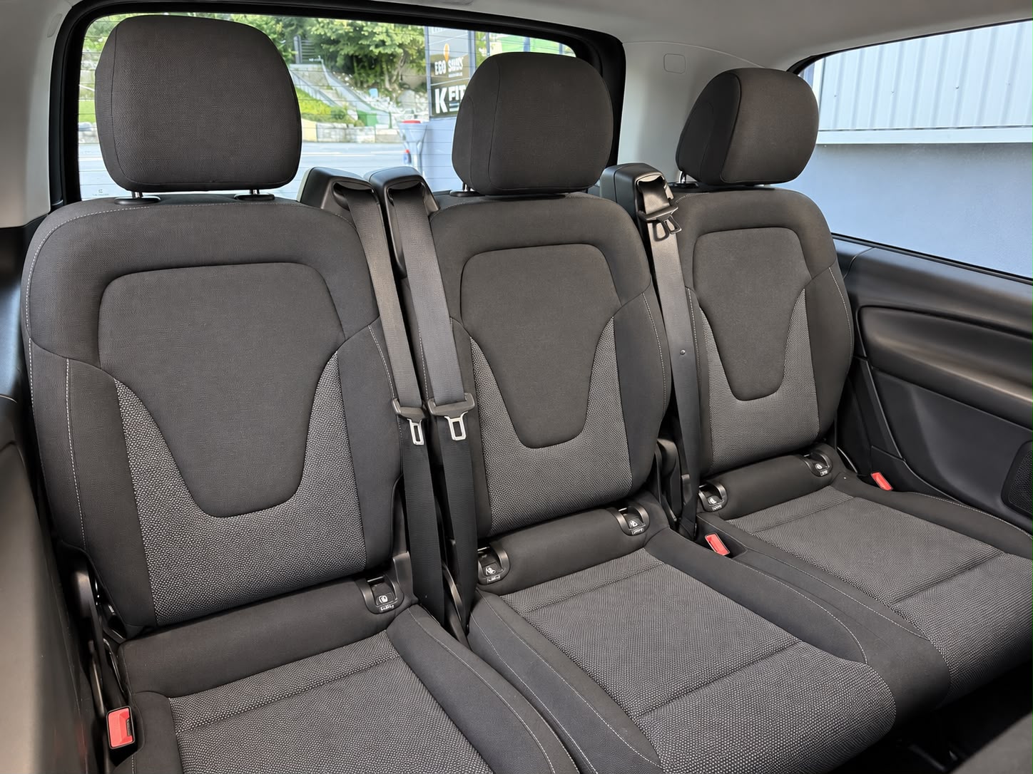 MERCEDES-BENZ V 250 d lang 4Matic 7G-Tronic-image-23