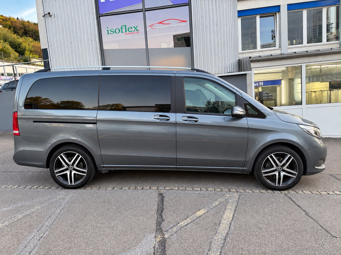MERCEDES-BENZ V 250 d lang 4Matic 7G-Tronic-image-4