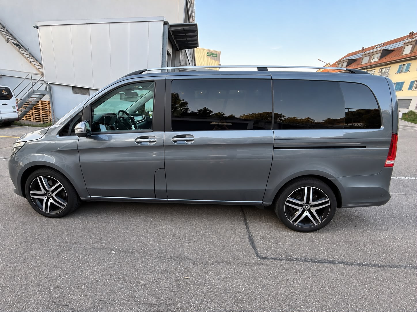 MERCEDES-BENZ V 250 d lang 4Matic 7G-Tronic-image-5