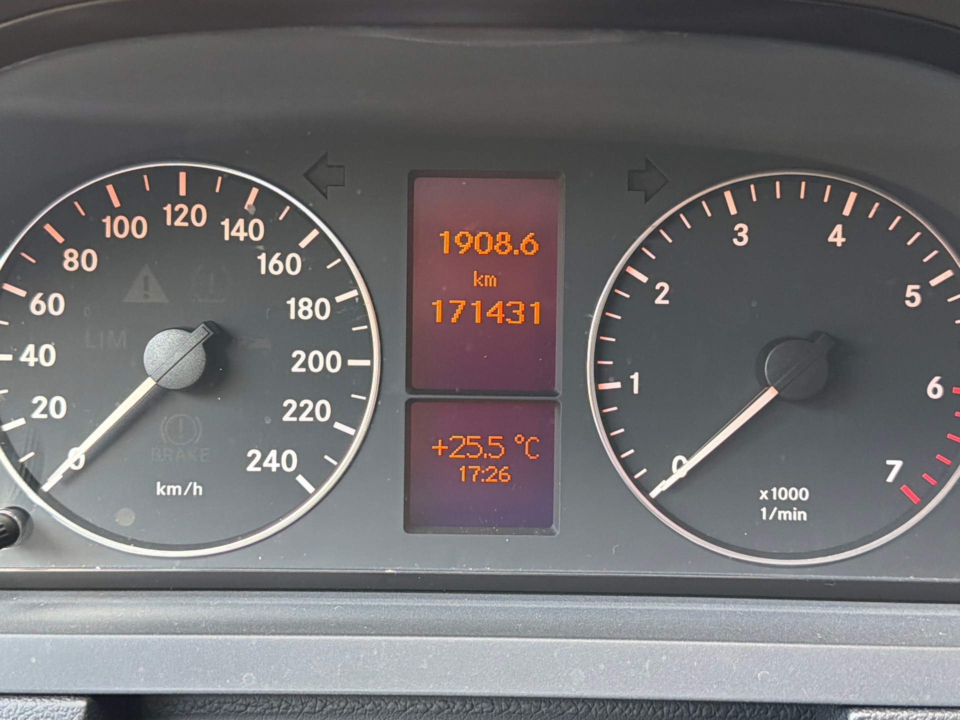 MERCEDES-BENZ A 180 (170) BlueEfficiency Style-image-14