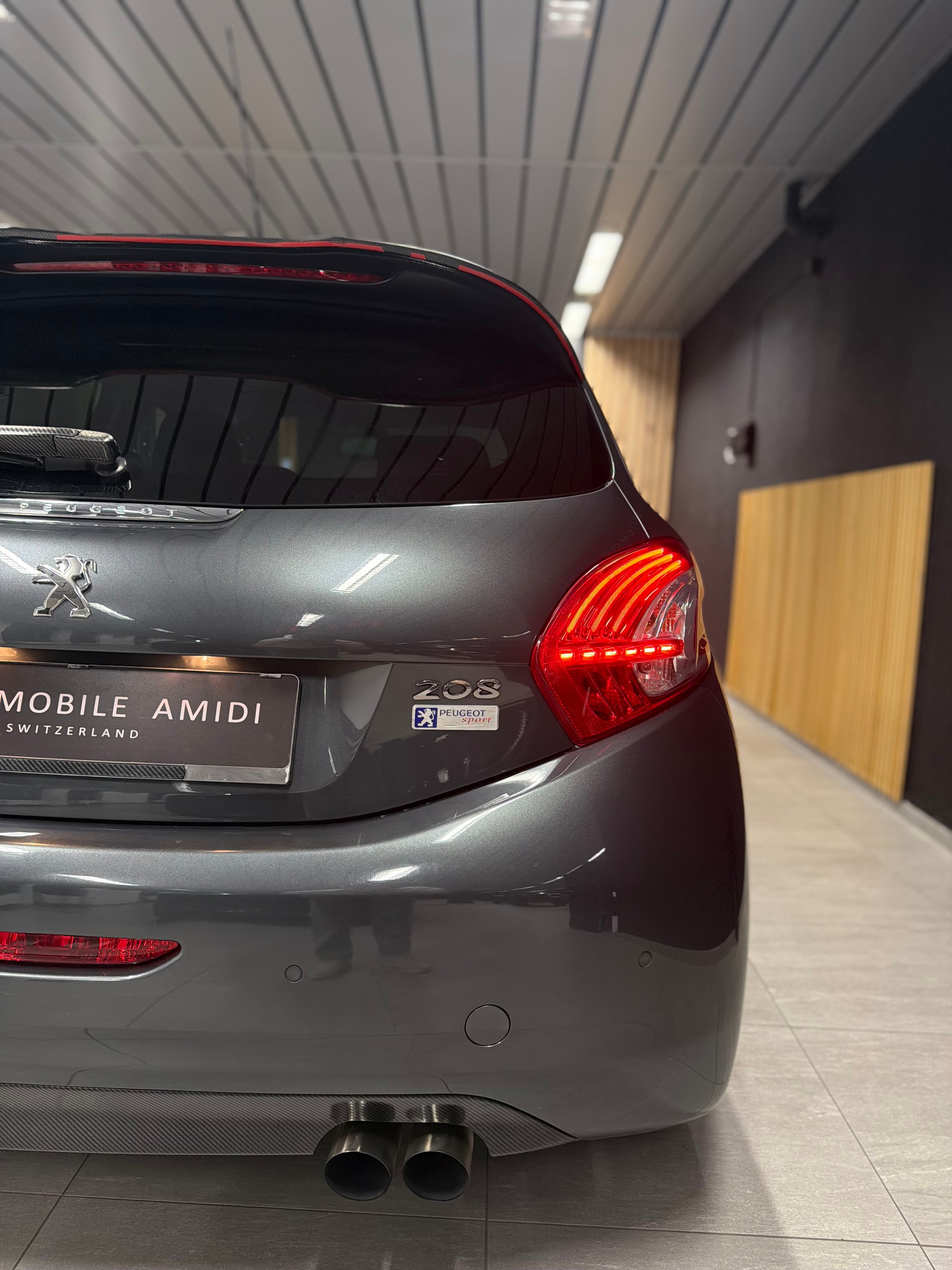 PEUGEOT 208 1.2 VTI Active-image-5