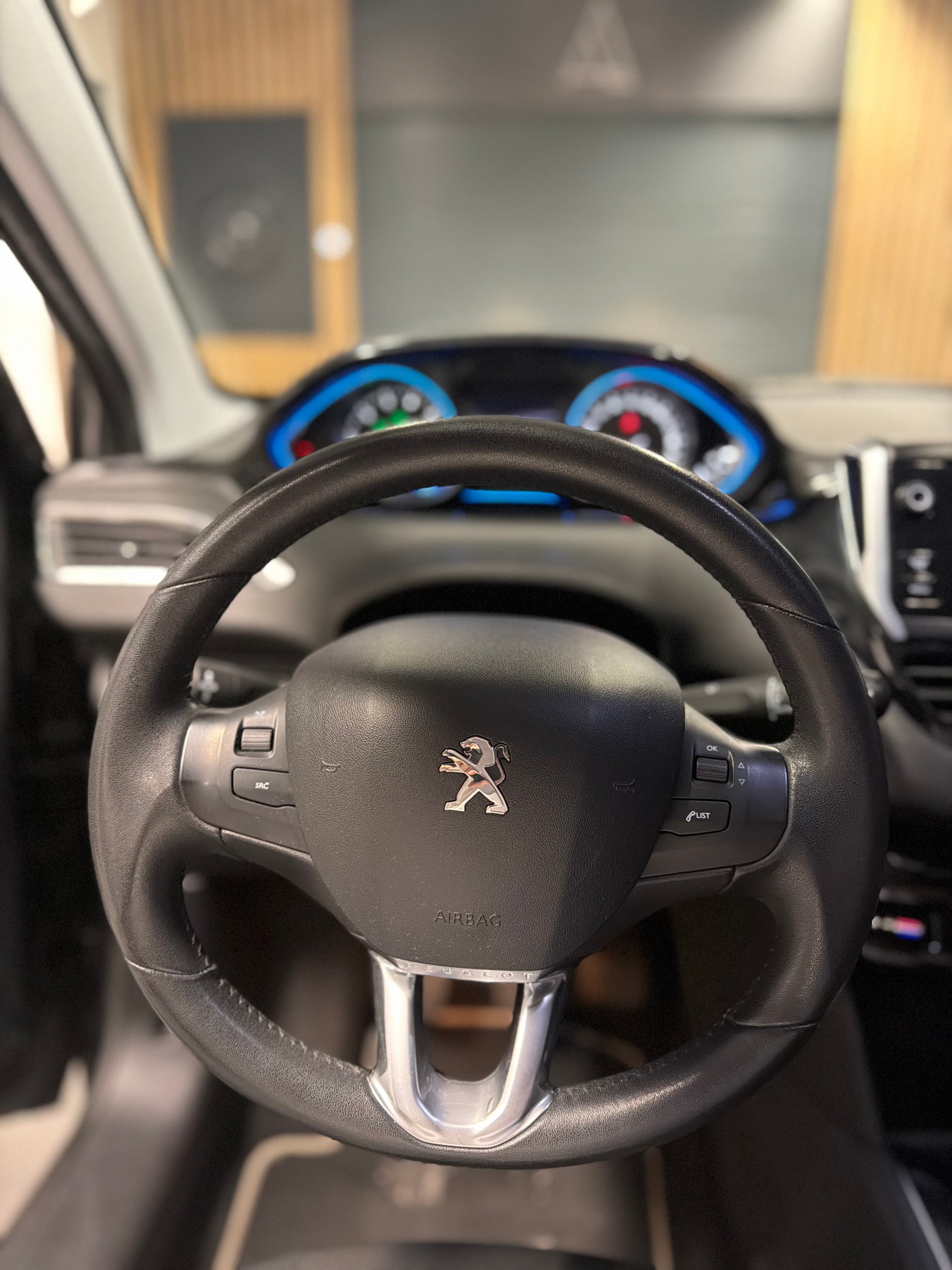 PEUGEOT 208 1.2 VTI Active-image-11