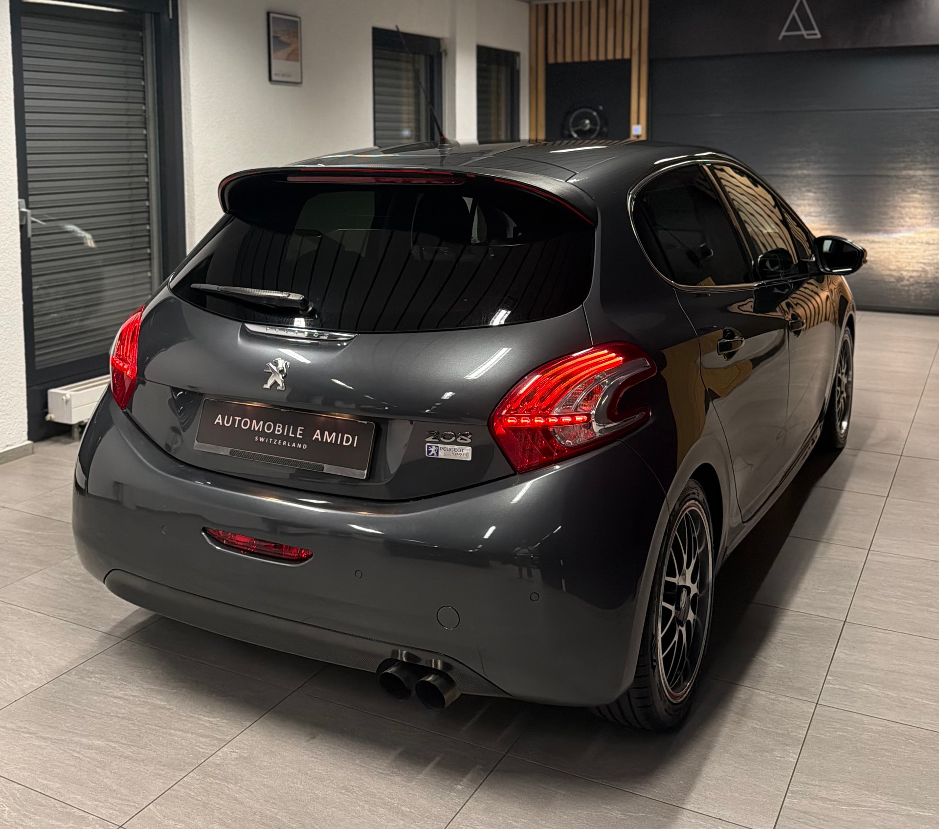 PEUGEOT 208 1.2 VTI Active-image-4