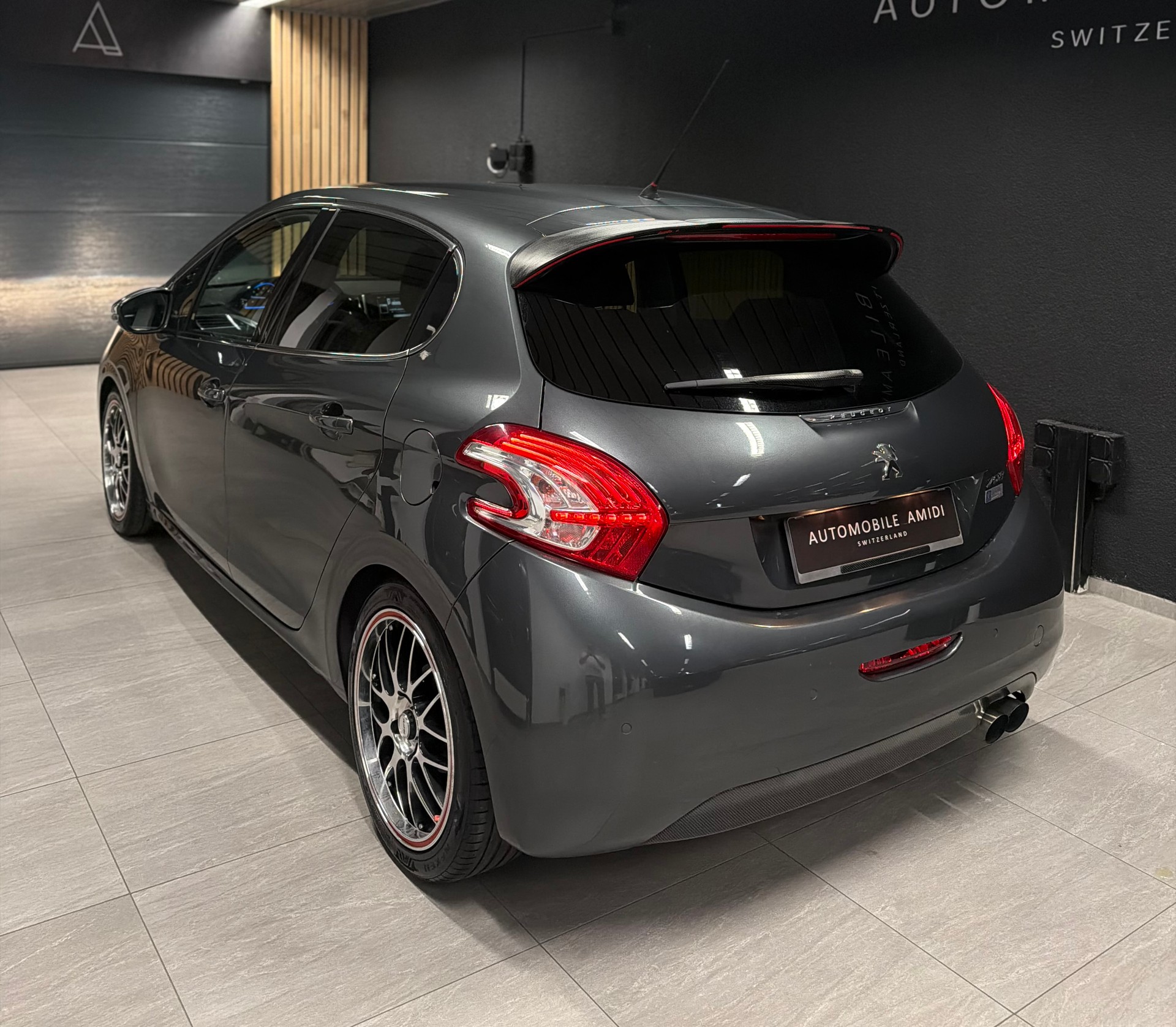PEUGEOT 208 1.2 VTI Active-image-2