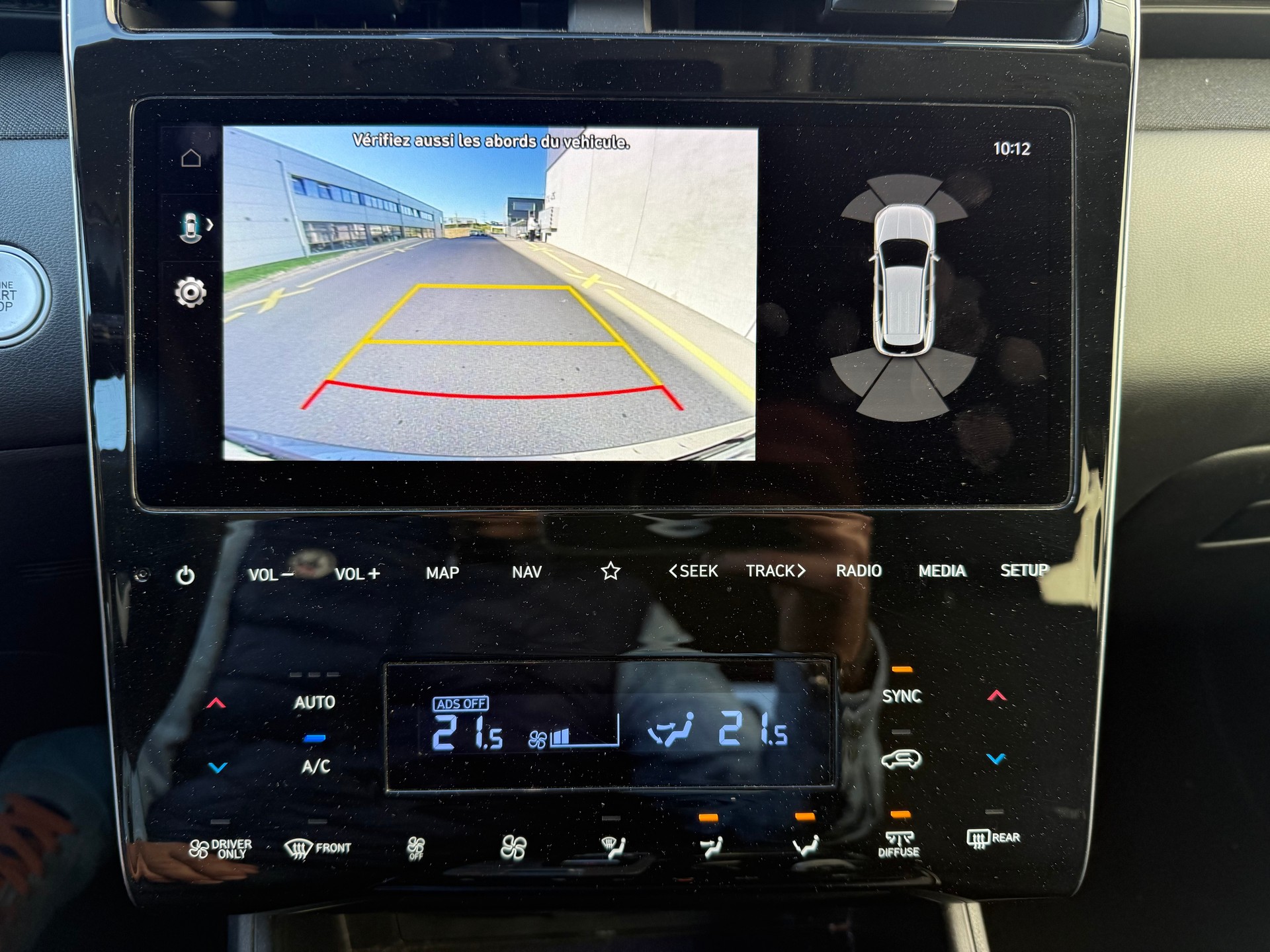 HYUNDAI Tucson 1.6 TGDI HEV Amplia 4WD(M)-image-10