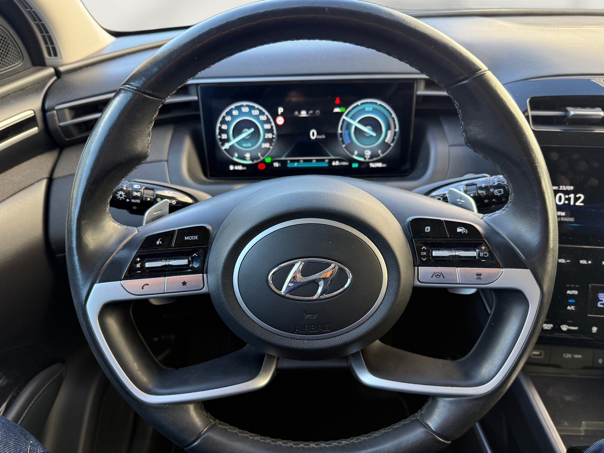 HYUNDAI Tucson 1.6 TGDI HEV Amplia 4WD(M)-image-11