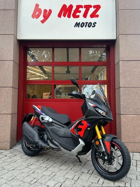 APRILIA SR GT 400