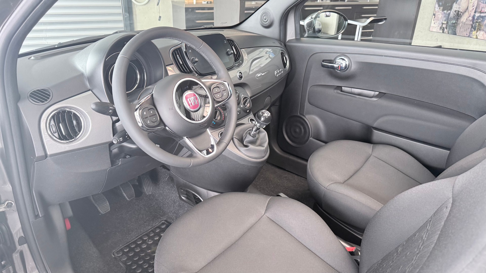 FIAT 500 C 1.0 Hybrid Swiss Edition-image-8