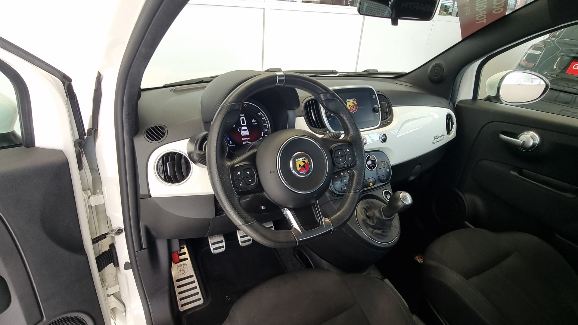FIAT 595 Abarth 1.4 T-Jet 145-image-14