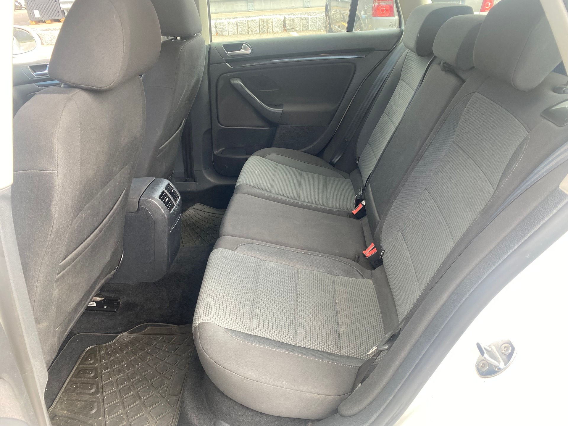 VW Golf Variant 1.6 TDI BMT Trendline DSG-image-11