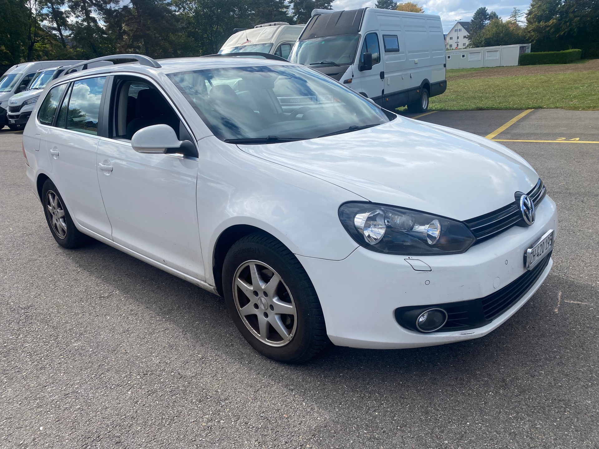 VW Golf Variant 1.6 TDI BMT Trendline DSG-image-2