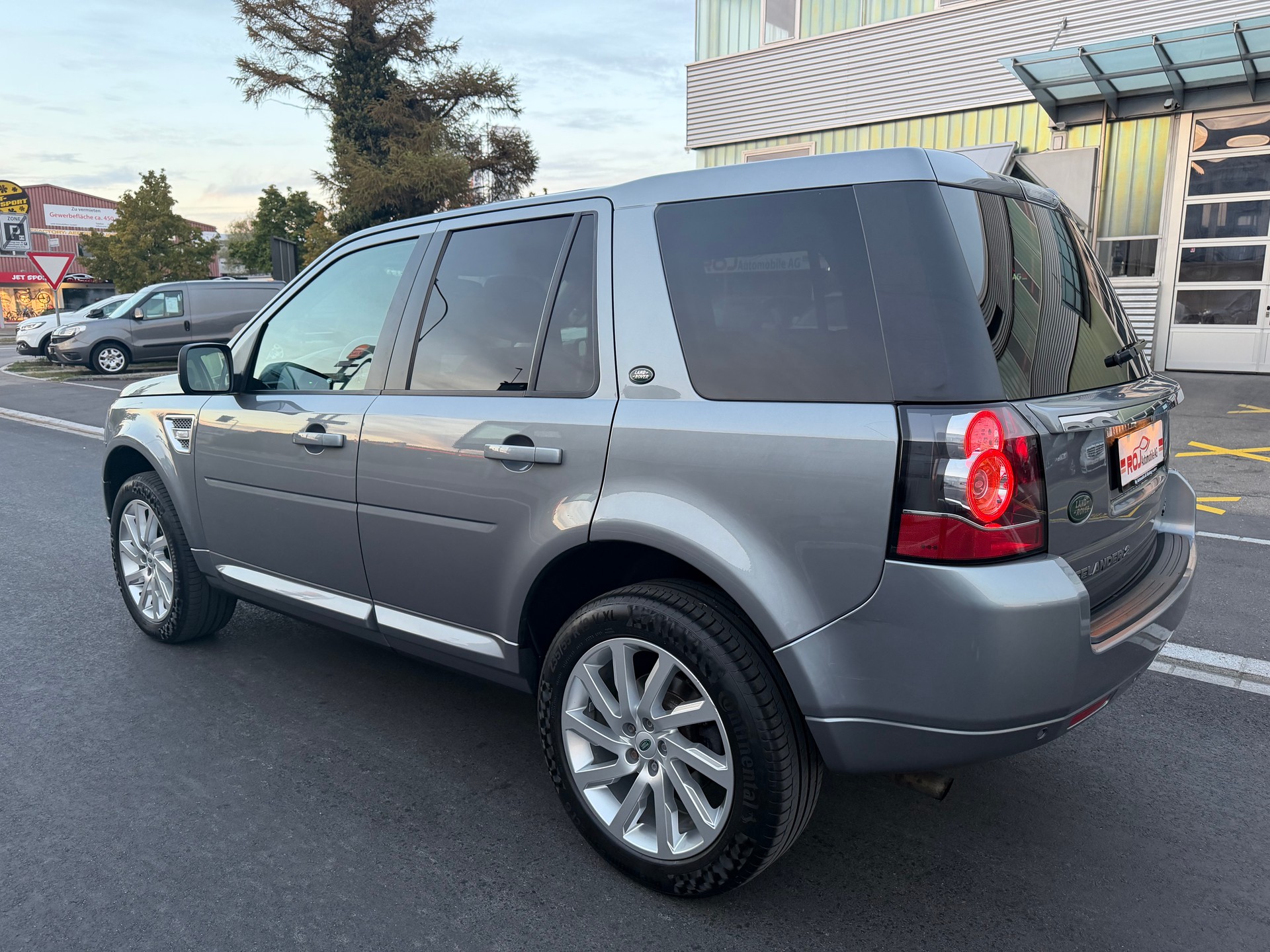 LAND ROVER Freelander 2.0 HSE Automatic-image-6