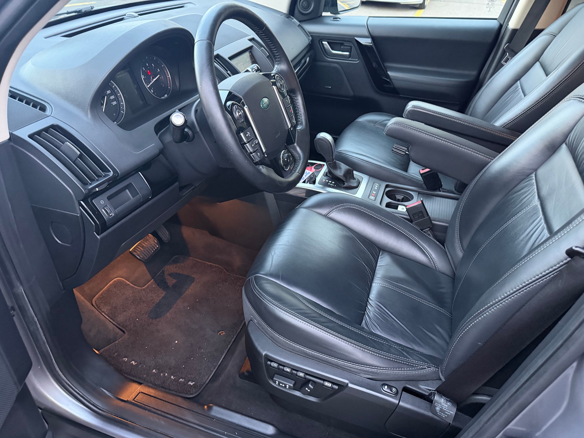 LAND ROVER Freelander 2.0 HSE Automatic-image-7