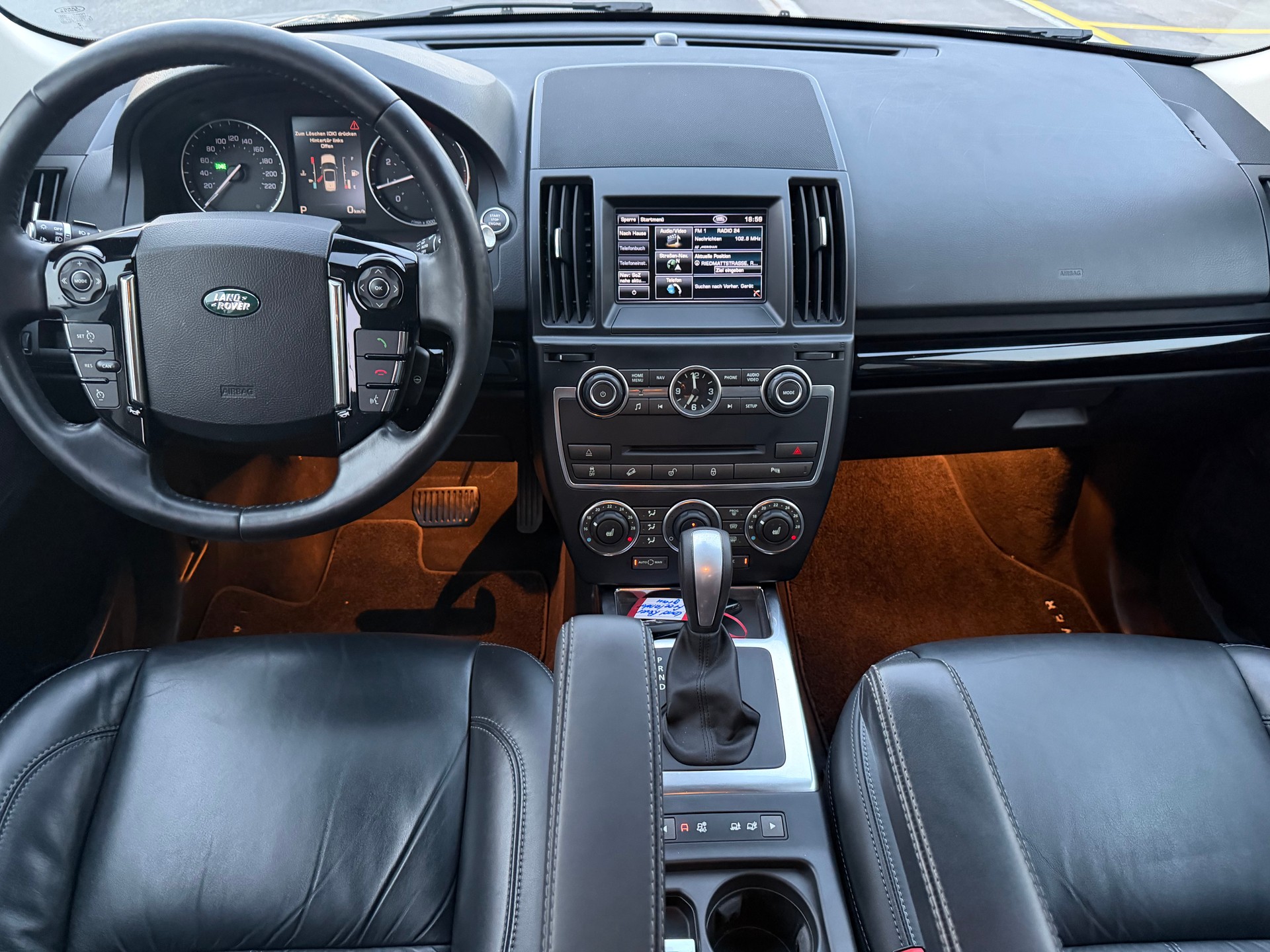 LAND ROVER Freelander 2.0 HSE Automatic-image-9
