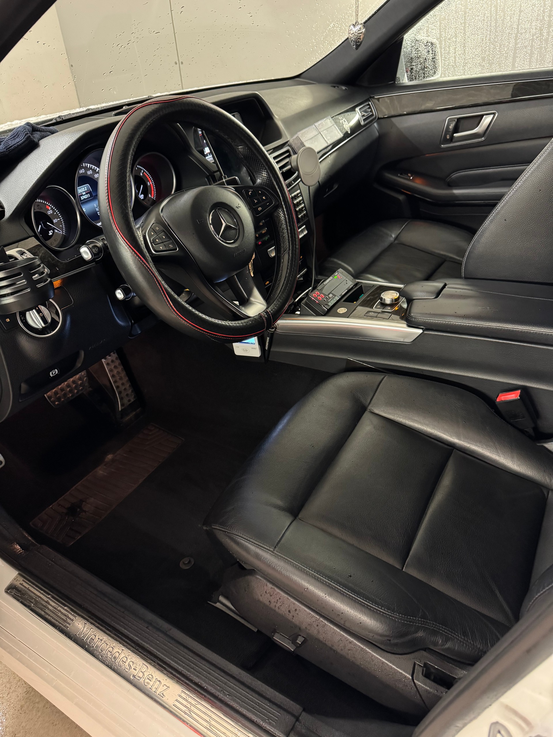 MERCEDES-BENZ E 220 CDI Avantgarde-image-5