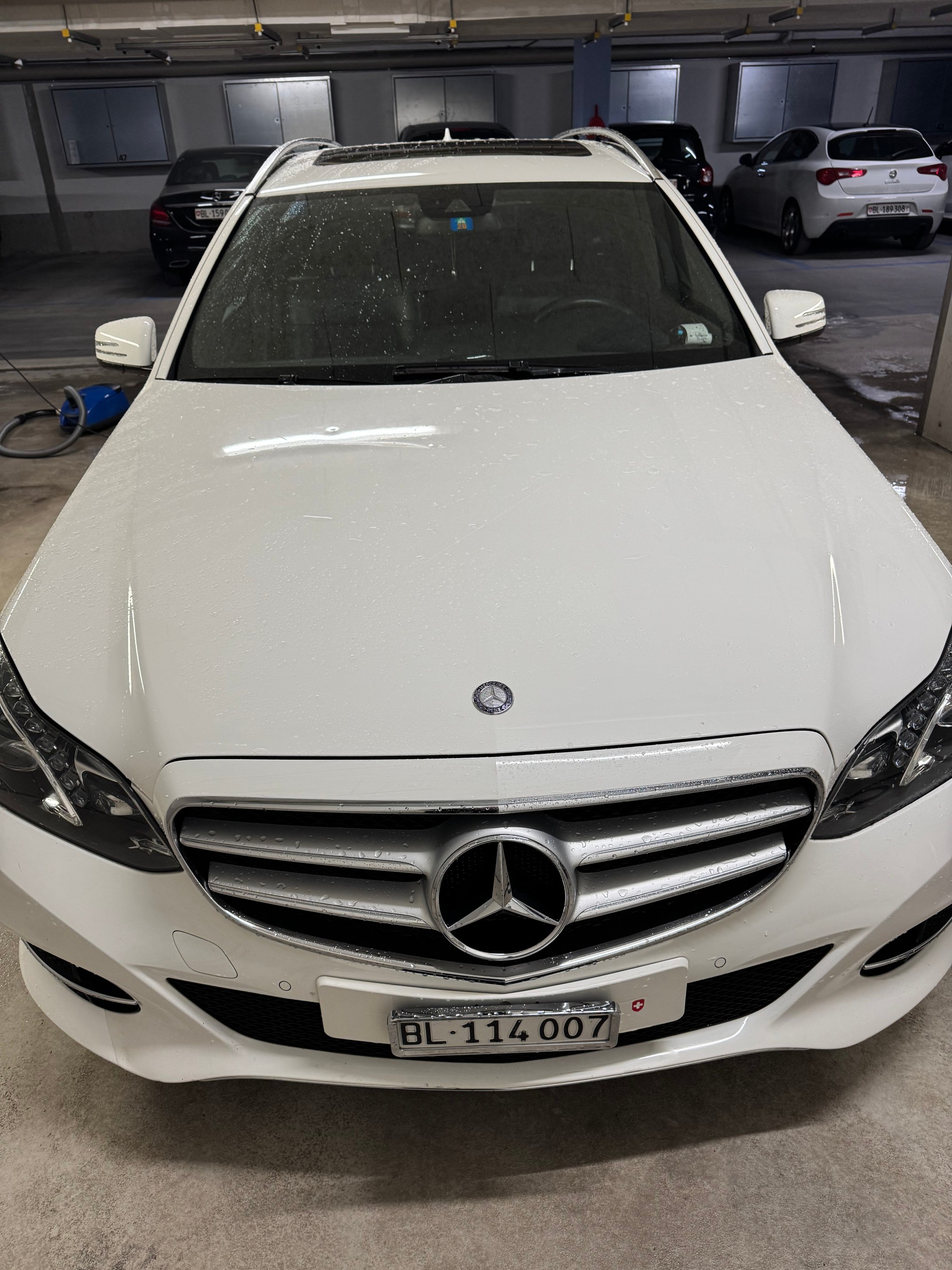 MERCEDES-BENZ E 220 CDI Avantgarde-image-0