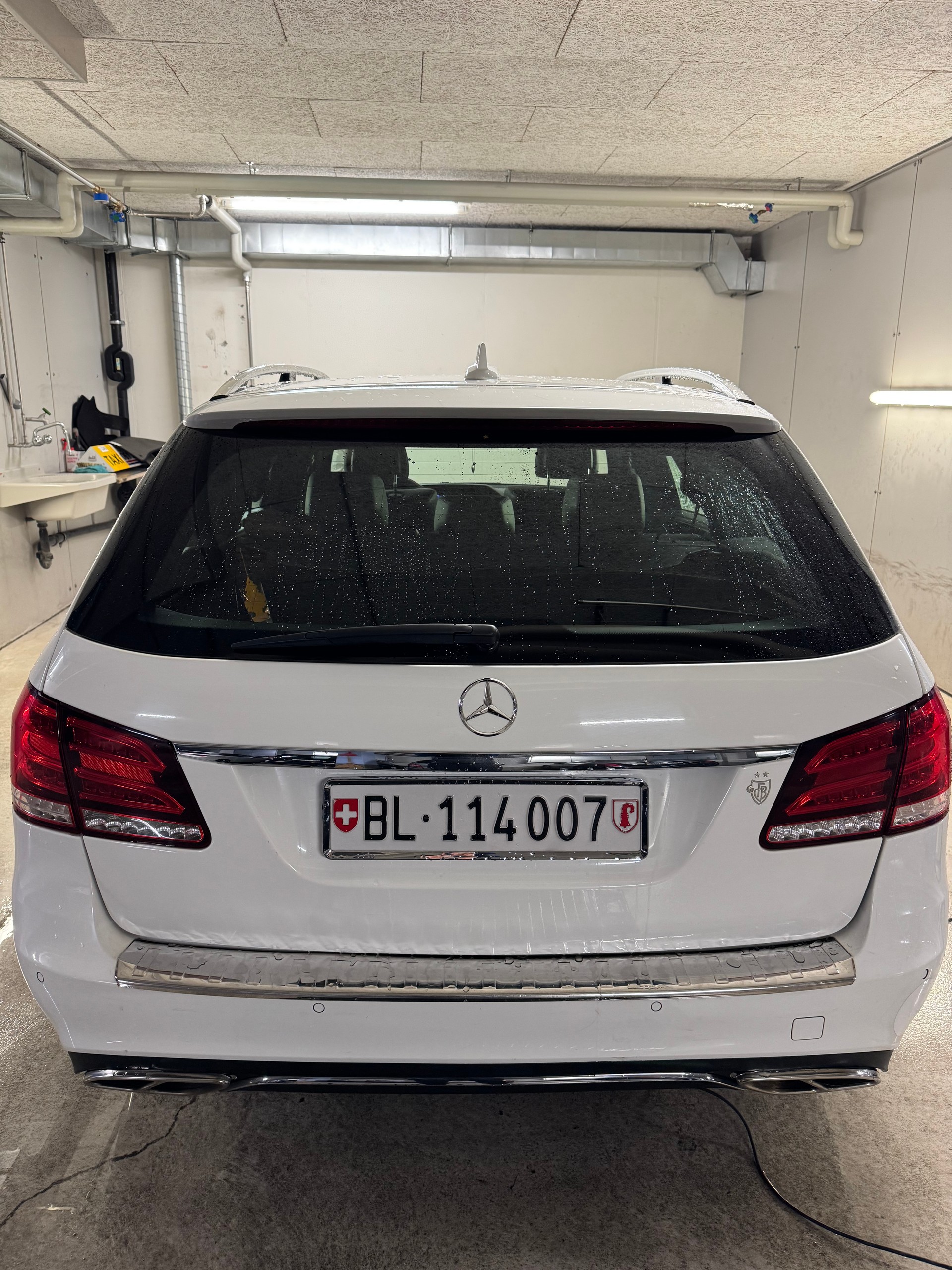 MERCEDES-BENZ E 220 CDI Avantgarde-image-2