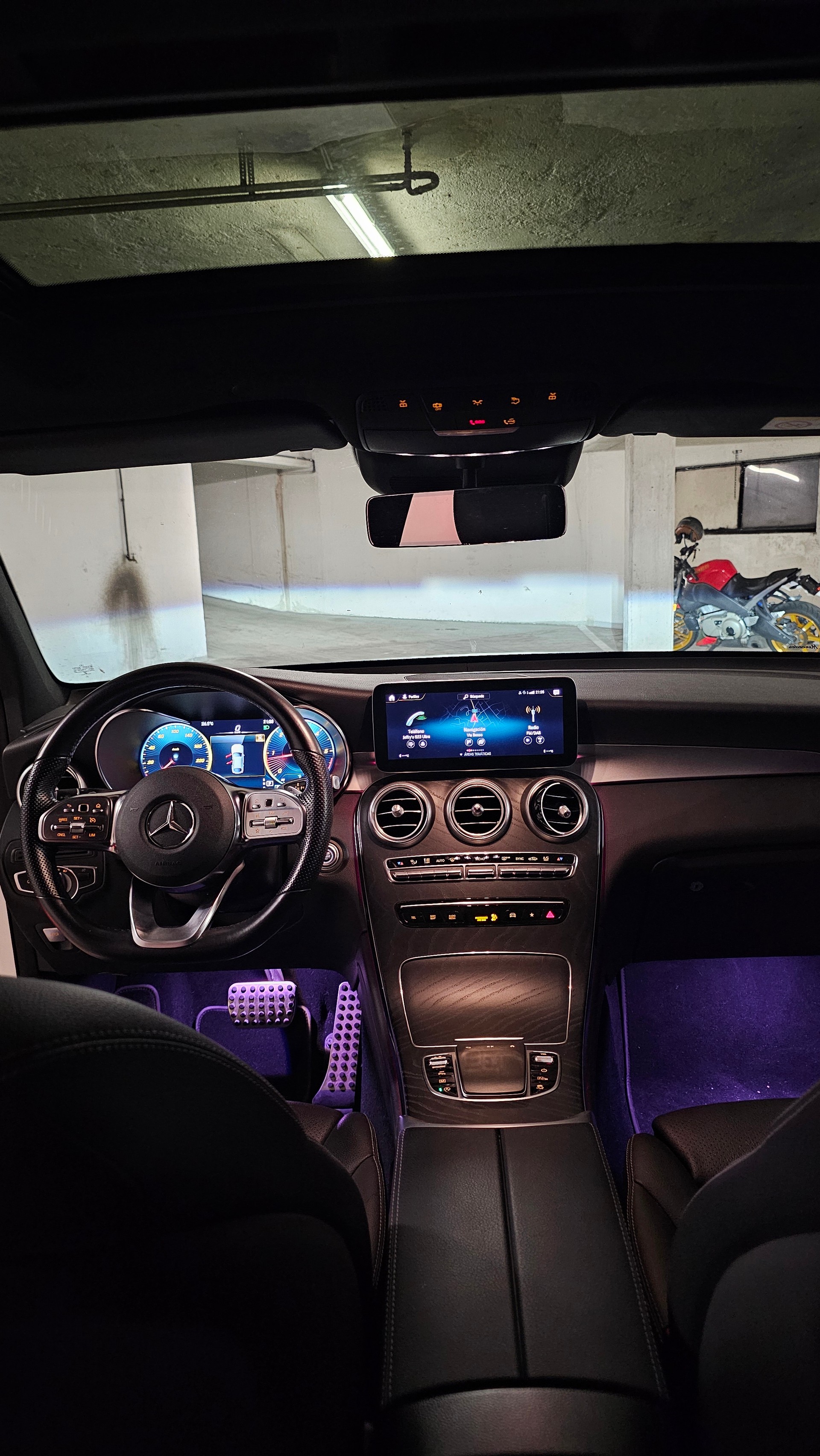 MERCEDES-BENZ GLC Coupé 220 d AMG Line 4Matic 9G-Tronic-image-2
