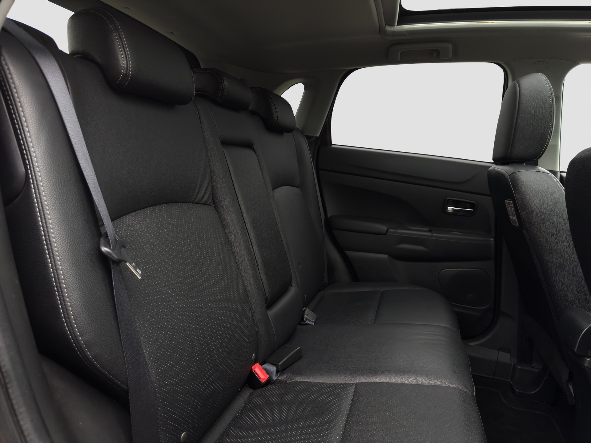 MITSUBISHI ASX 2.2 DID Navigator 4WD Automatic | AHK 1400 KG | Panoramadach | Sitzheizung-image-11