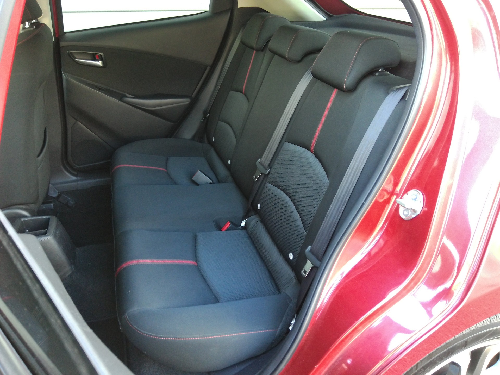 MAZDA 2 1.5i 16V Skyactiv-G Revolution-image-13