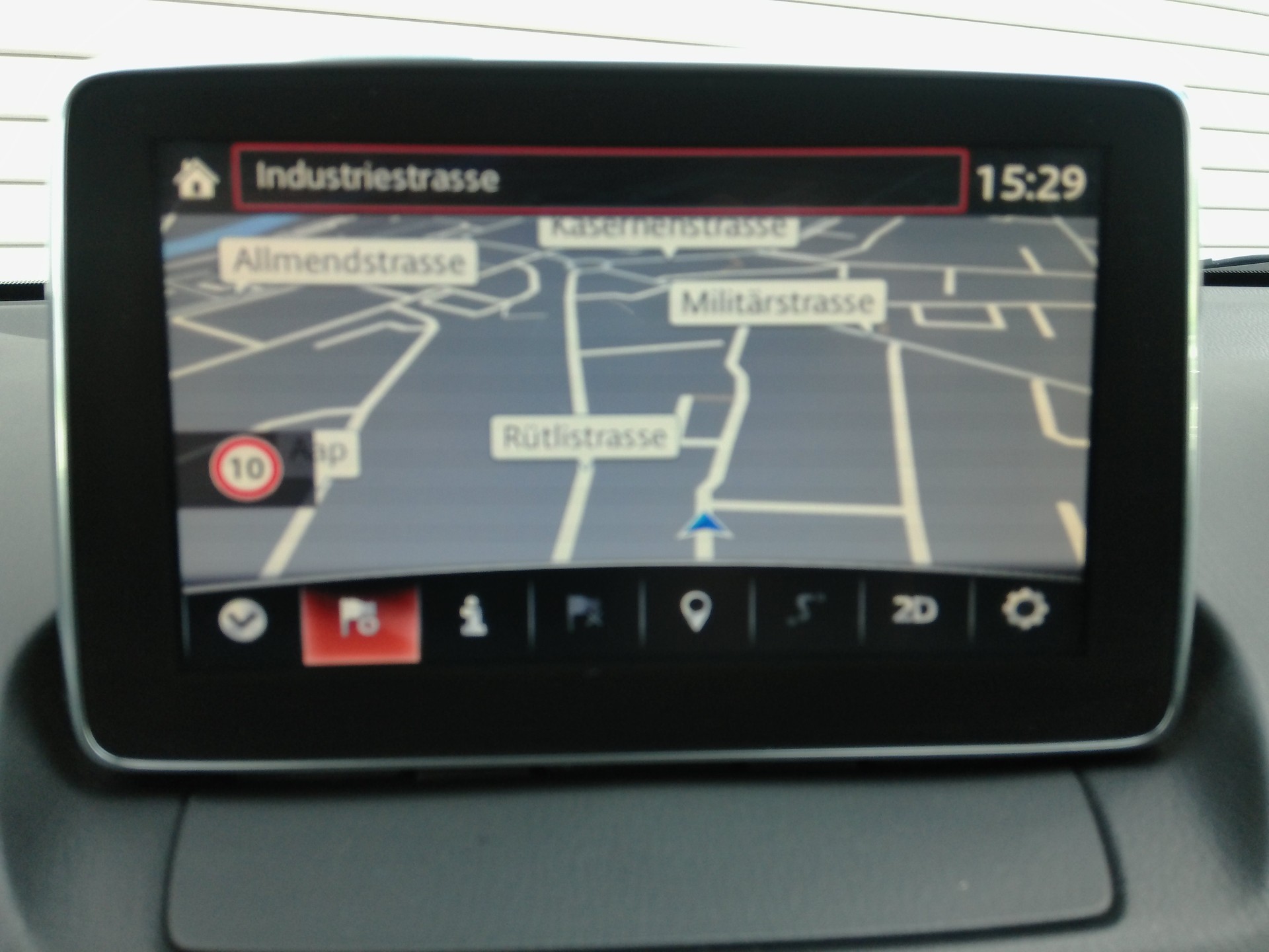 MAZDA 2 1.5i 16V Skyactiv-G Revolution-image-11