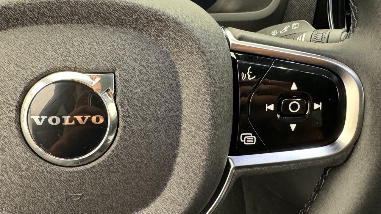 VOLVO XC90 T8 AWD PluginHybrid Black Edition Geartronic-image-9