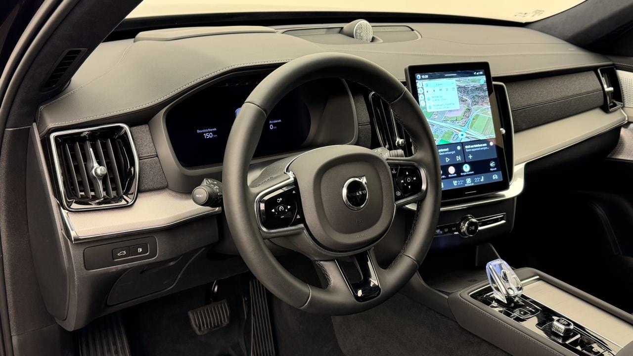 VOLVO XC90 T8 AWD PluginHybrid Black Edition Geartronic-image-6
