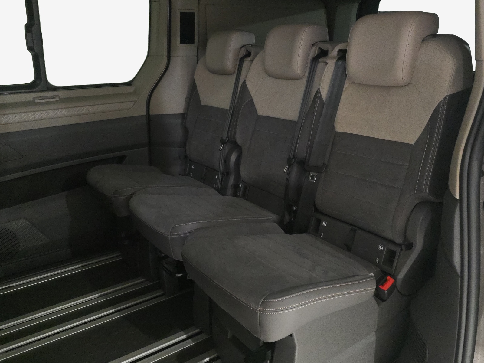 VW California 2.0 TDI Beach Tour Liberty-image-11