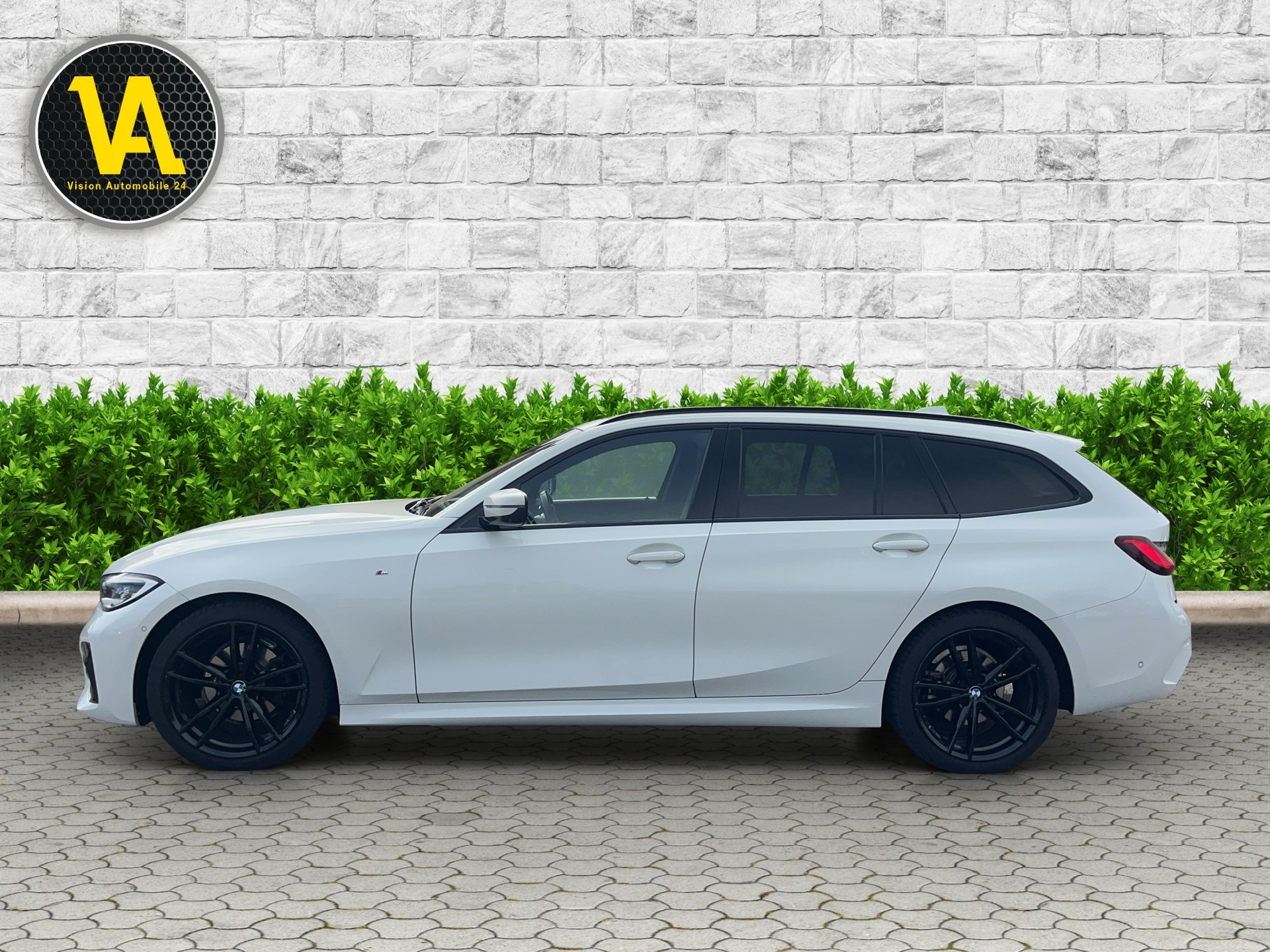 BMW 320d xDrive Touring M Sport Steptronic-image-1