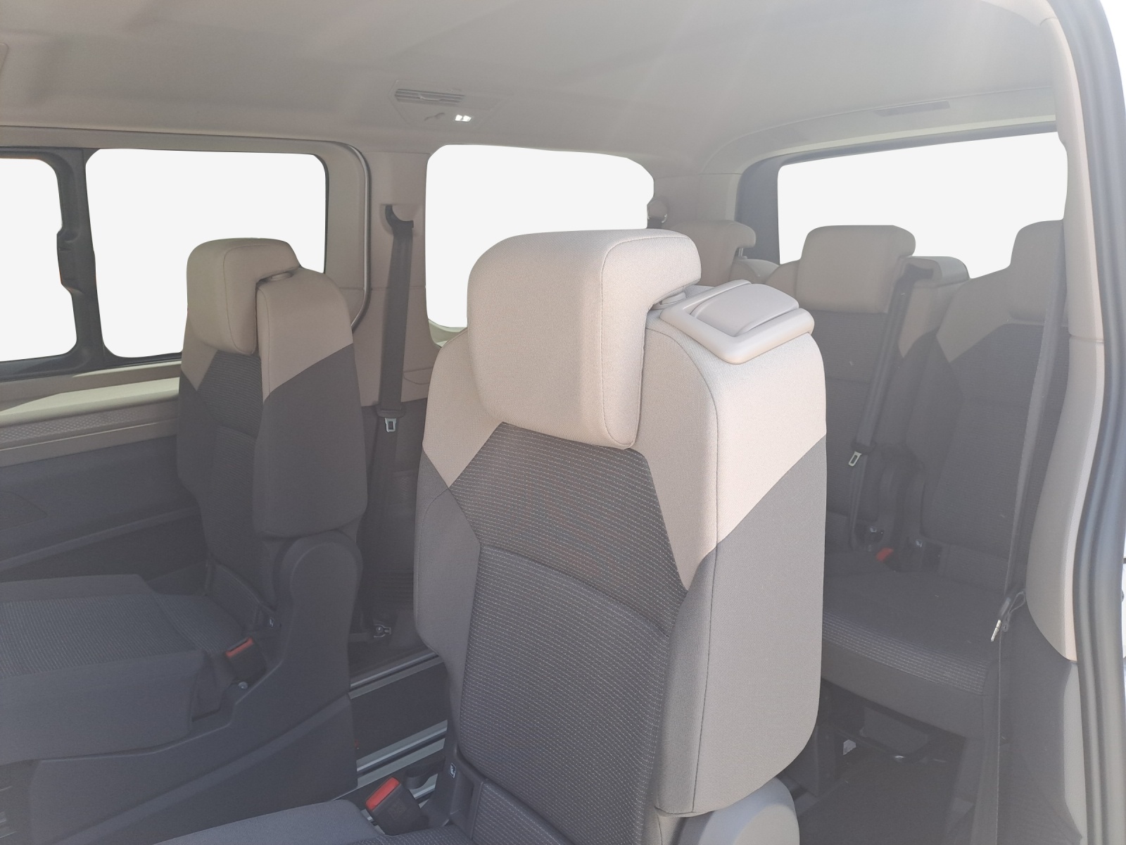 VW Multivan 2.0 TDI Liberty DSG-image-8