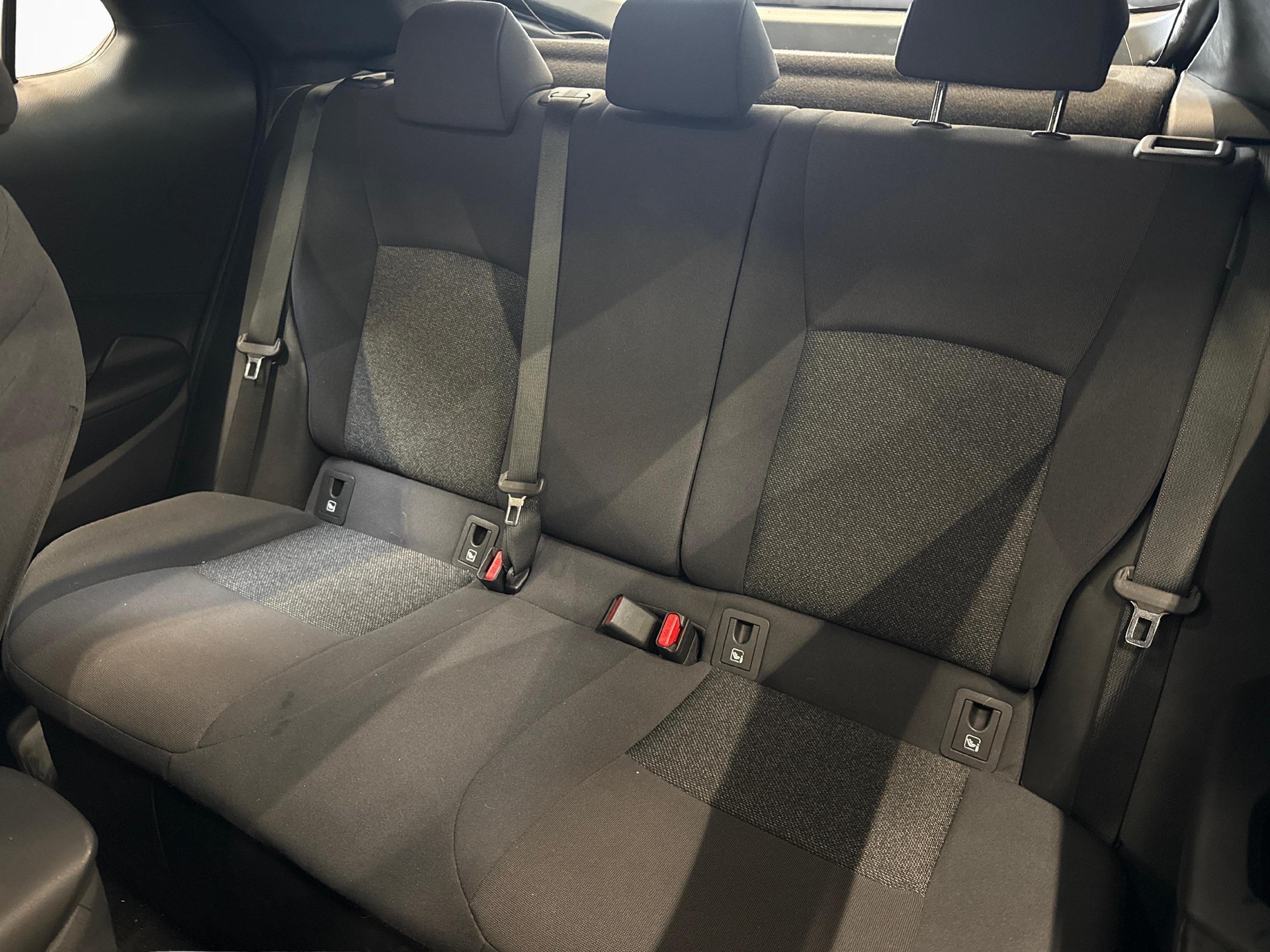 TOYOTA C-HR 1.8 HEV Comfort-image-11