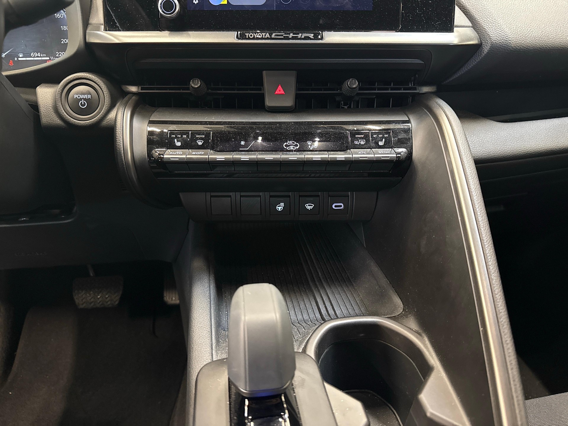 TOYOTA C-HR 1.8 HEV Comfort-image-14