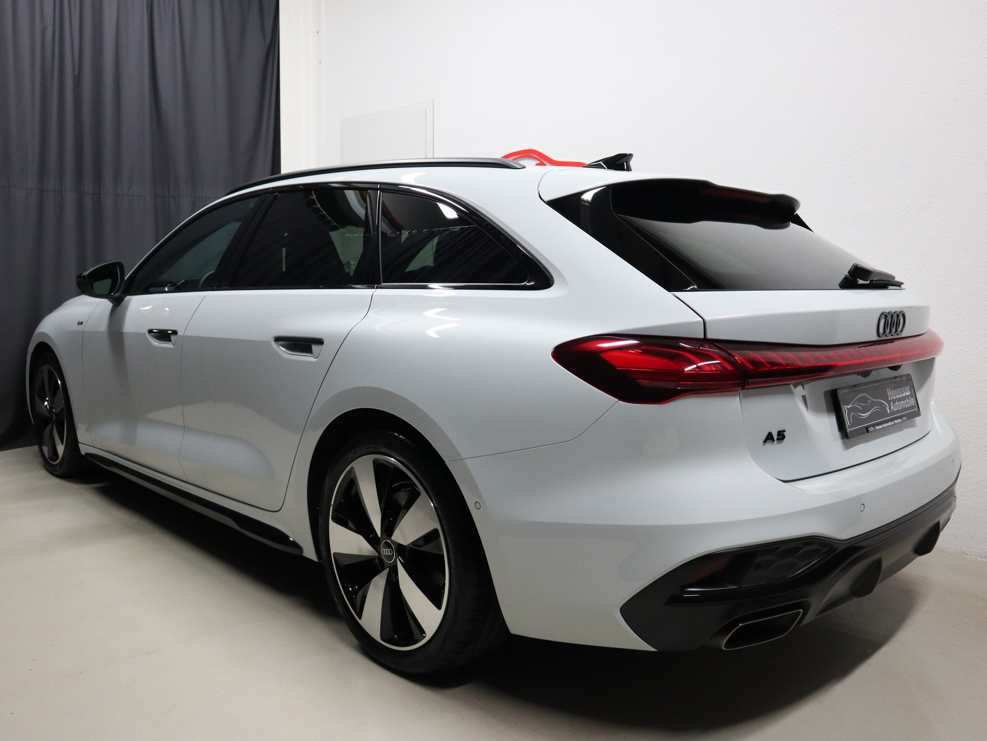AUDI A5 Avant 2.0 TFSI S tronic S Line Edition - Navi - MMI Beifahrerdisplay - Matrix LED - Keyless - 360° Kamera - 204 PS-image-3